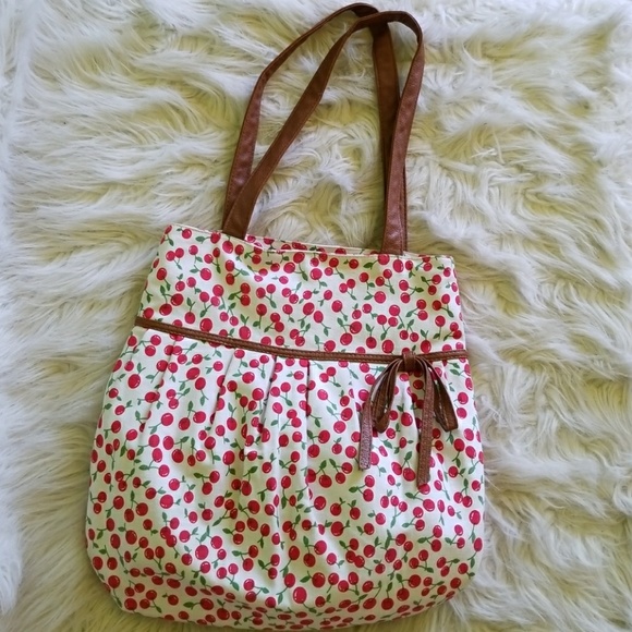 🍒 Large Cherry Print Tote 🍒 - Picture 2 of 6
